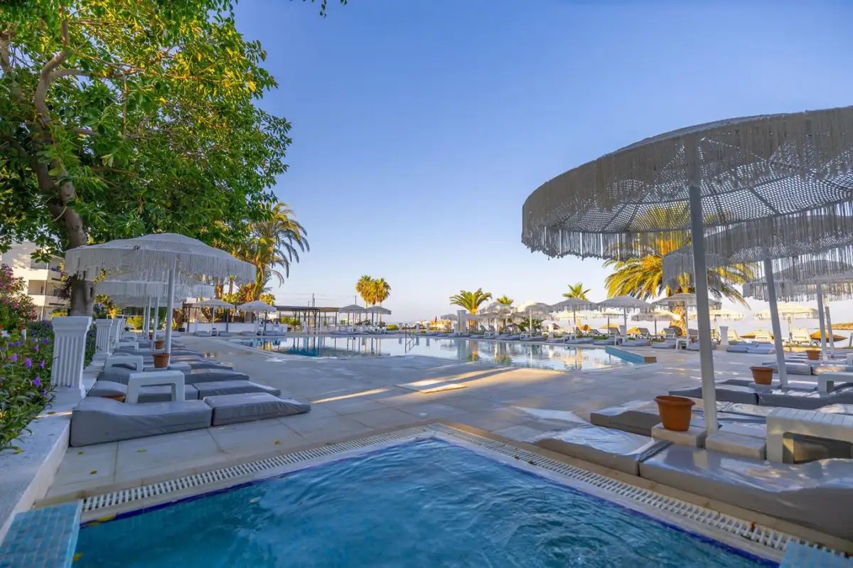 LADONIA HOTELS LUNA BEACH RESORT (EX. REGULUS BEACH RESORT)