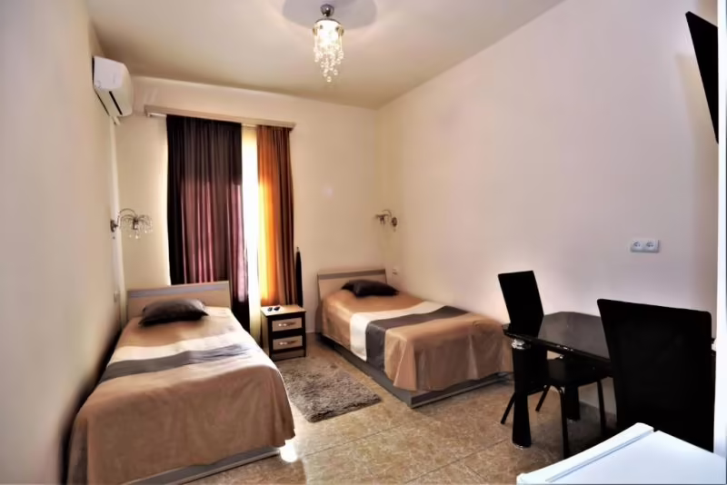 COMFORT HOUSE HOTEL