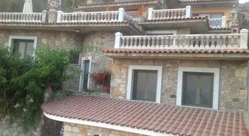 VILLA SYMBOLA