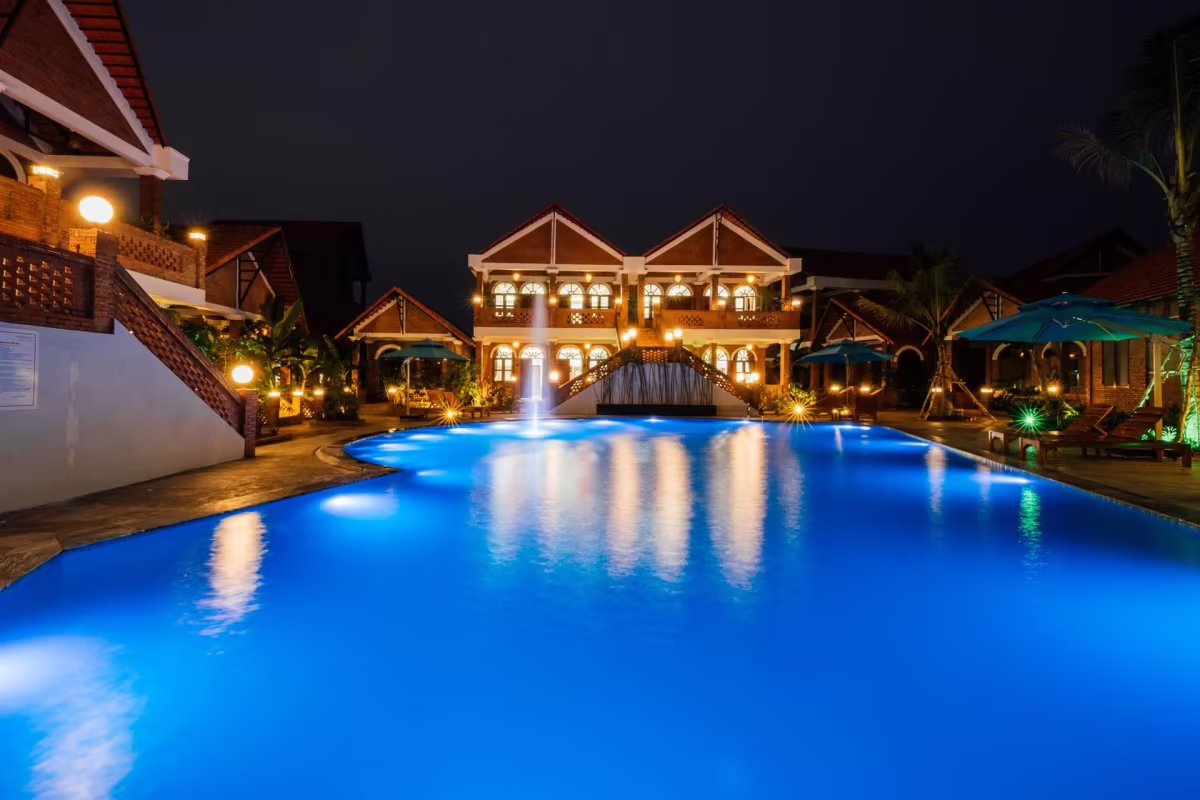 RED RESORT