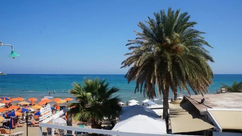 4S BEACH APARTMENTS