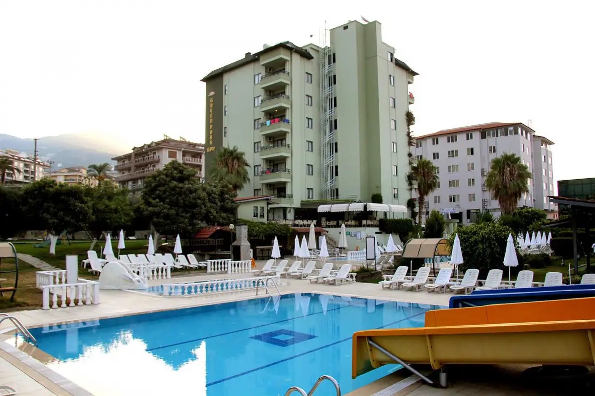 GREEN PARK APARTHOTEL