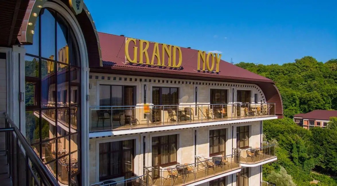 GRAND NOY (ГРАНД НОЙ)