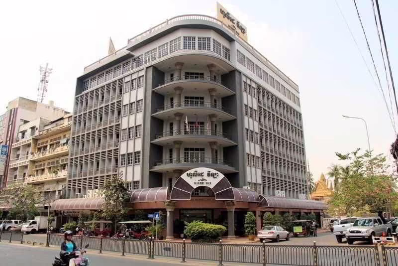 HOLIDAY VILLA PHNOM PENH