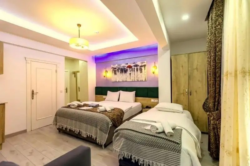 LOREN HOTEL SUITES