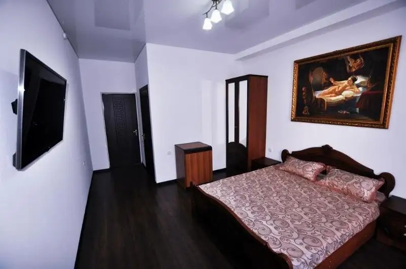 VIP HOUSE