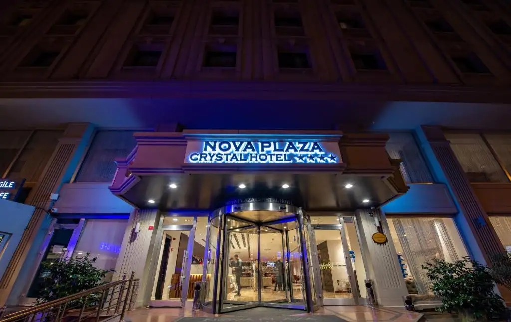 NOVA PLAZA CRYSTAL HOTEL (EX. CRYSTAL HOTEL)