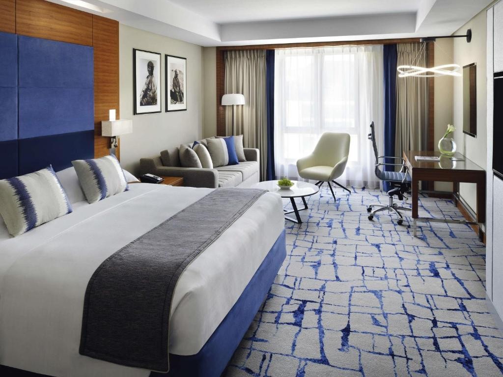 MOVENPICK HOTEL & APARTMENTS BUR DUBAI