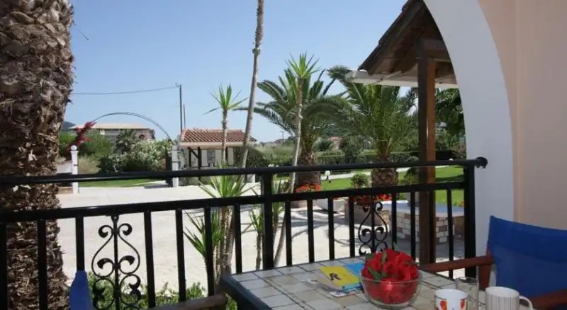 SOFIA-YIOTA STUDIOS & APARTMENTS