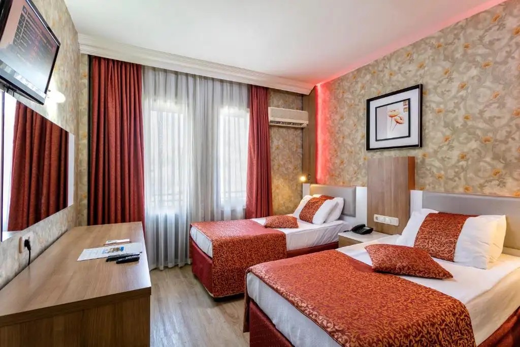 ALERIA BELPORT BEACH HOTEL