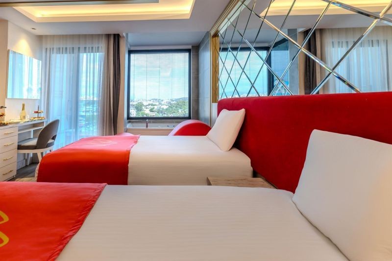 standard partial sea view