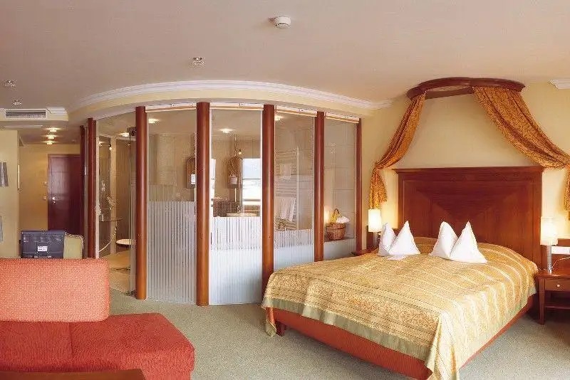 ROMANTIKHOTEL WEISSEN ROESSL