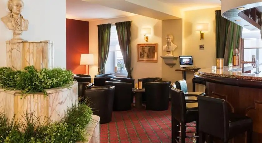 GOLDENES THEATERHOTEL