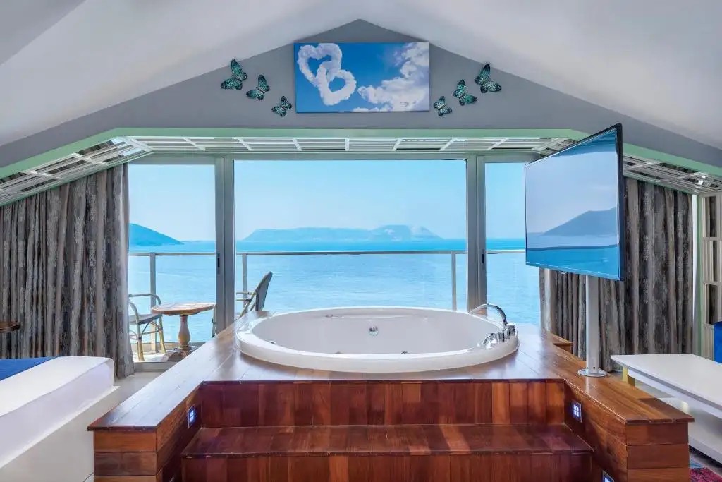 SEA VIEW HOTEL
