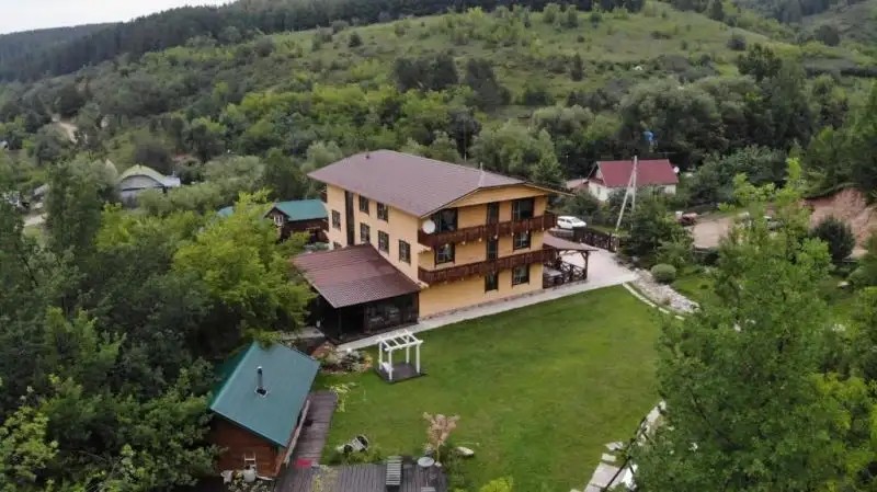 ШАЛЕ ЯКОВКА