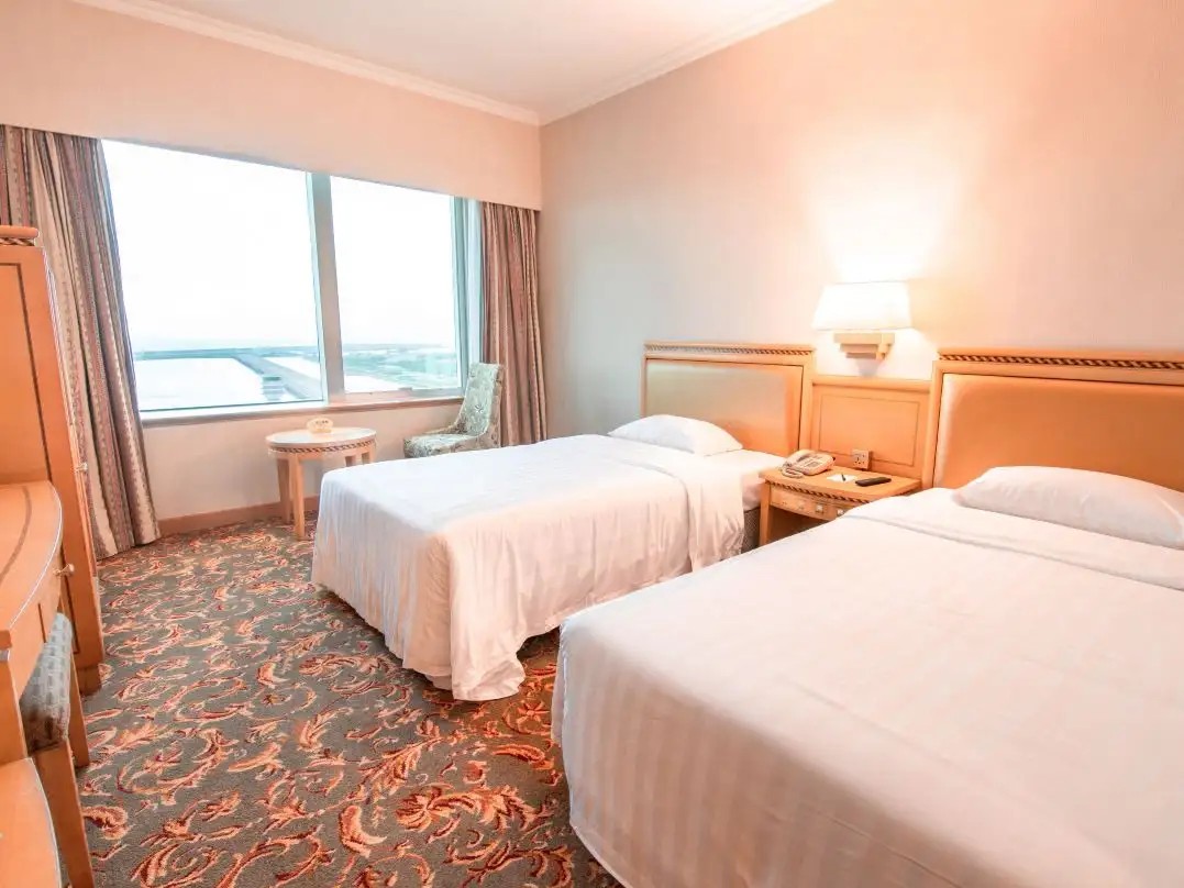 GOLDEN CROWN CHINA HOTEL