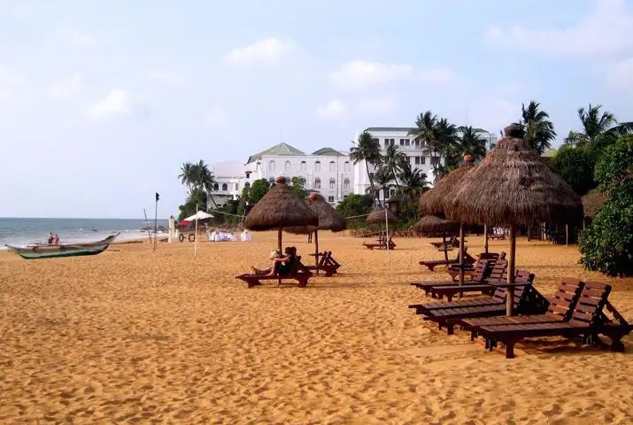 LAVINIA VILLA