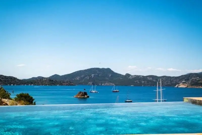 ALICE TATIL EVI