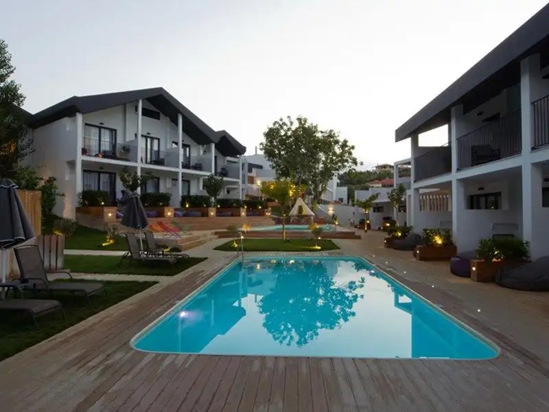 AQUA BAY & WATERPARK