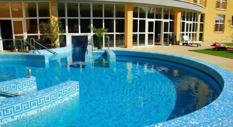 HUNGUEST HOTEL APOLLO (EX. APOLLO THERMAL HOTEL APART)