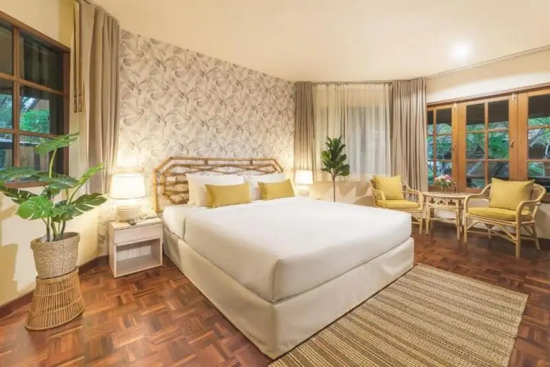 REGENT CHALET REGENT BEACH CHA-AM