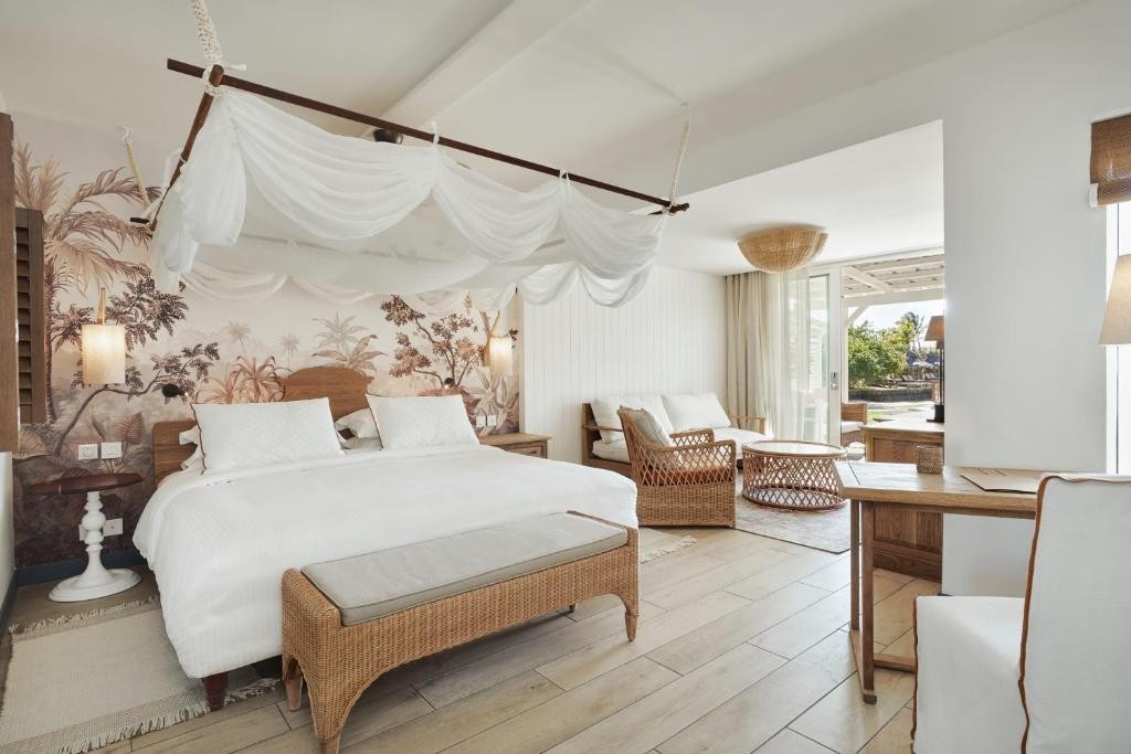 PARADISE COVE BOUTIQUE ADULTS ONLY