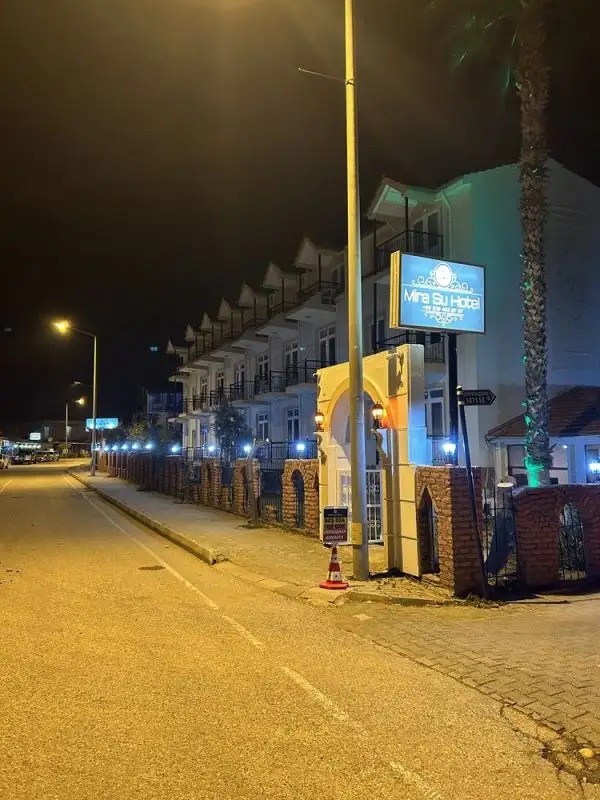 MIRA SU HOTEL CAMYUVA