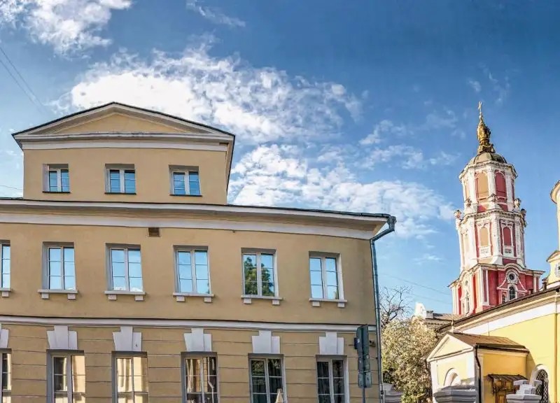 МЕНШИКОВ