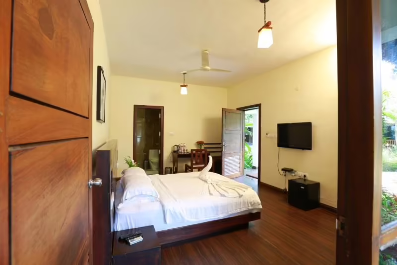 DESHADAN BACKWATER RESORT 