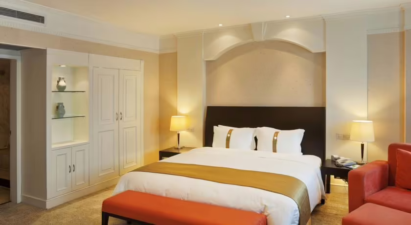 HOLIDAY INN DOWNTOWN SHANGHAI