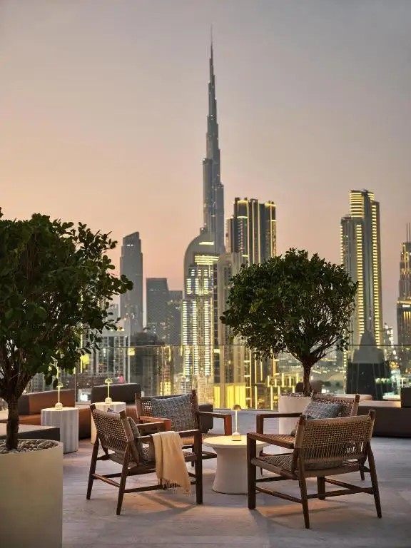 THE LANA DORCHESTER COLLECTION