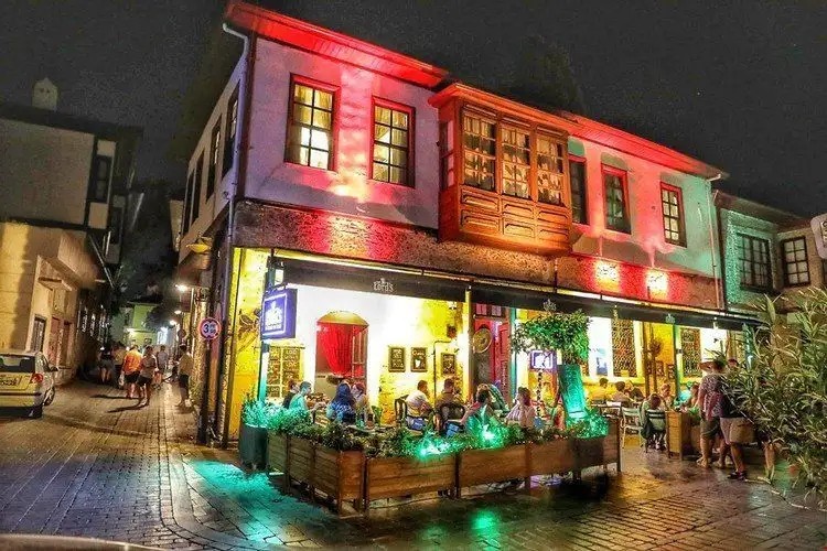 LORDS HOSTELPUB