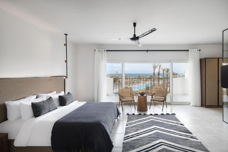 2 bedroom suite sea view
