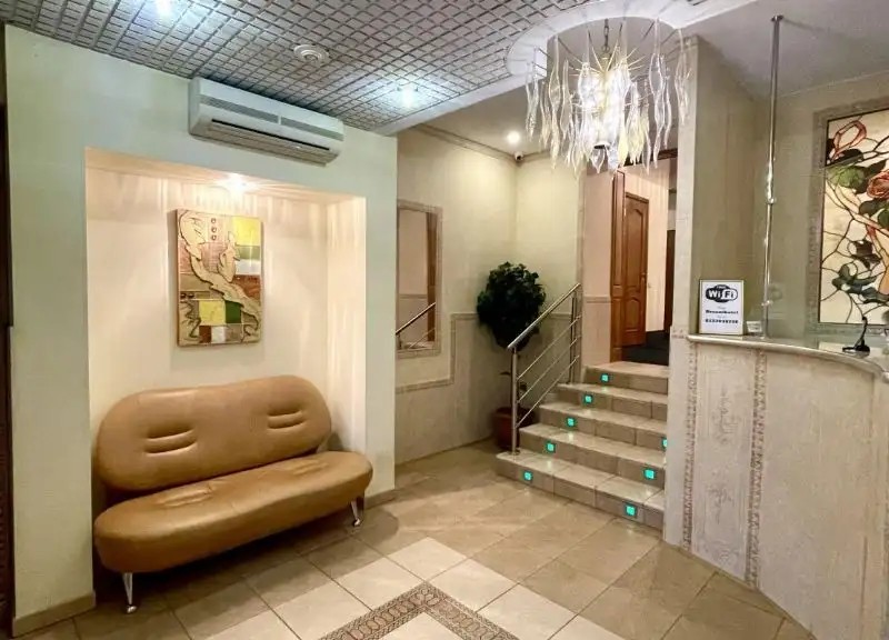 BRAUNI HOTEL (БРАУНИ)