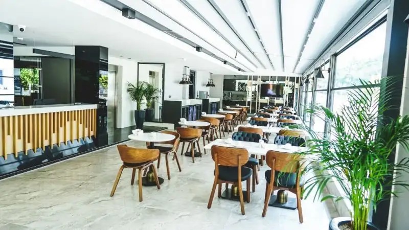 NI HOTEL LARA