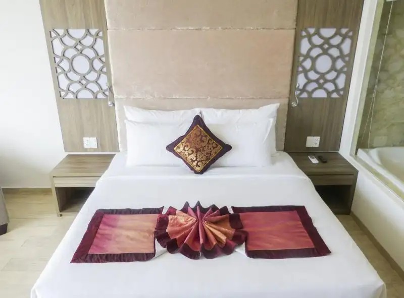 GOLDEN PEAK RESORT & SPA CAM RANH