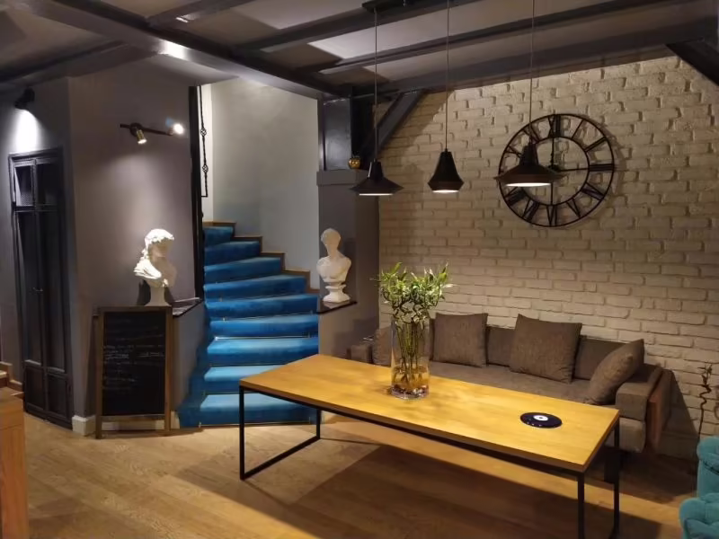 JAKARANDA HOTEL