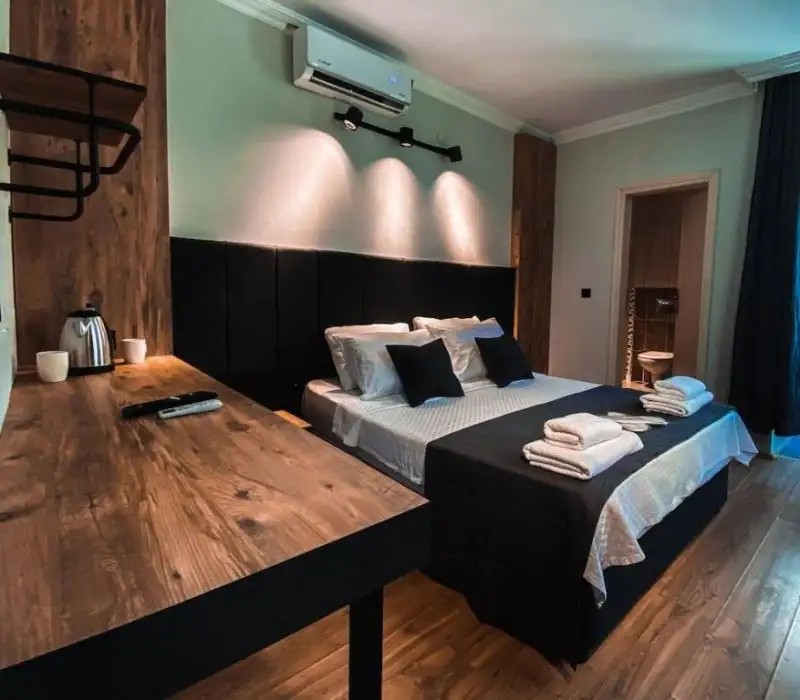 TEPE HOTEL & BUSINESS SUITE