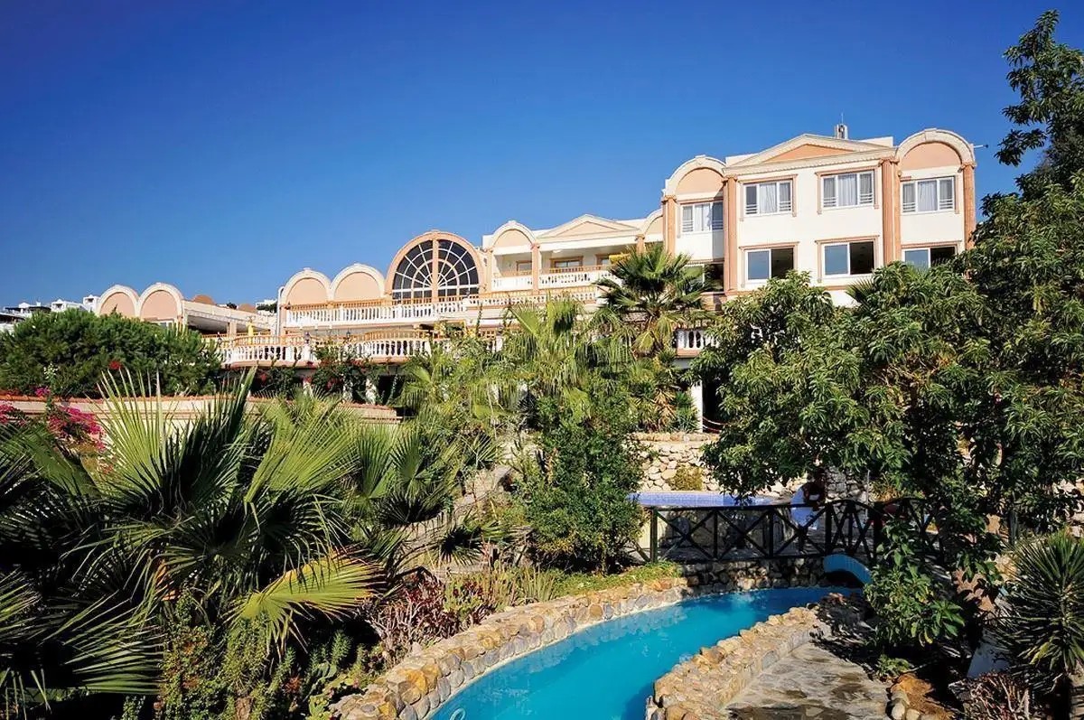 PHOENIX SUN (EX. PALM GARDEN HOTEL)