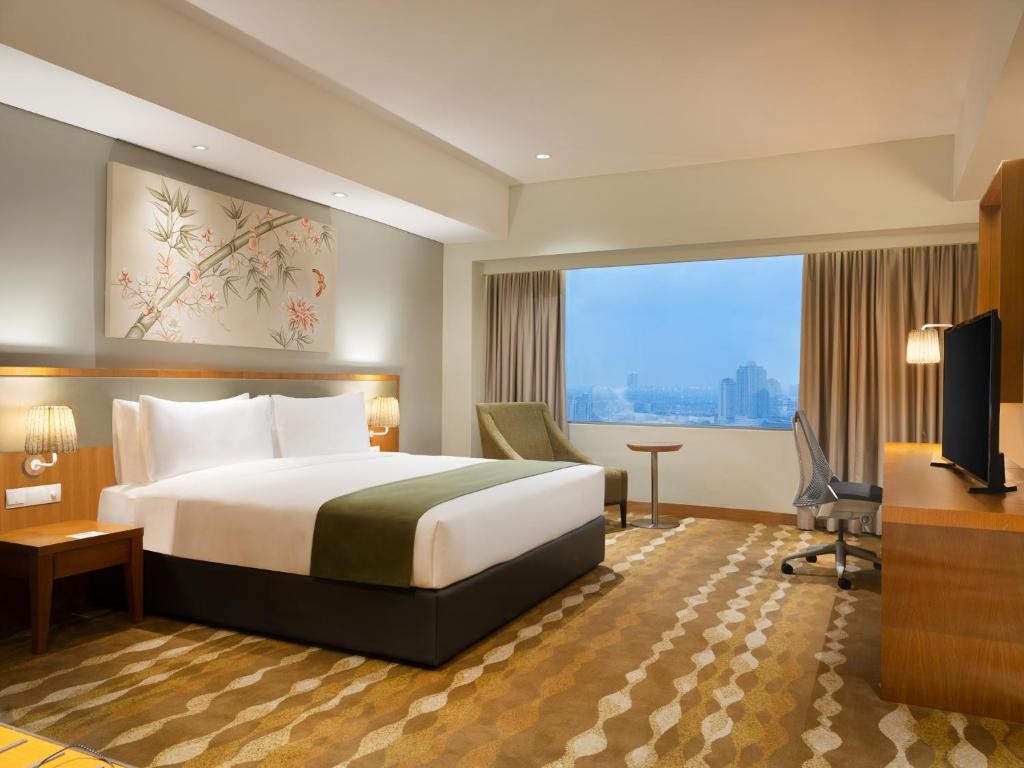 HOLIDAY INN & SUITES JAKARTA GAJAH MADA