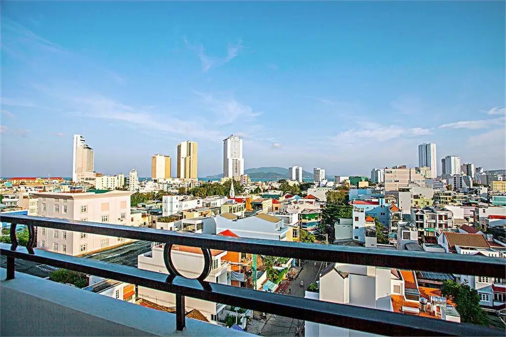 GOLDEN TULIP HOTEL