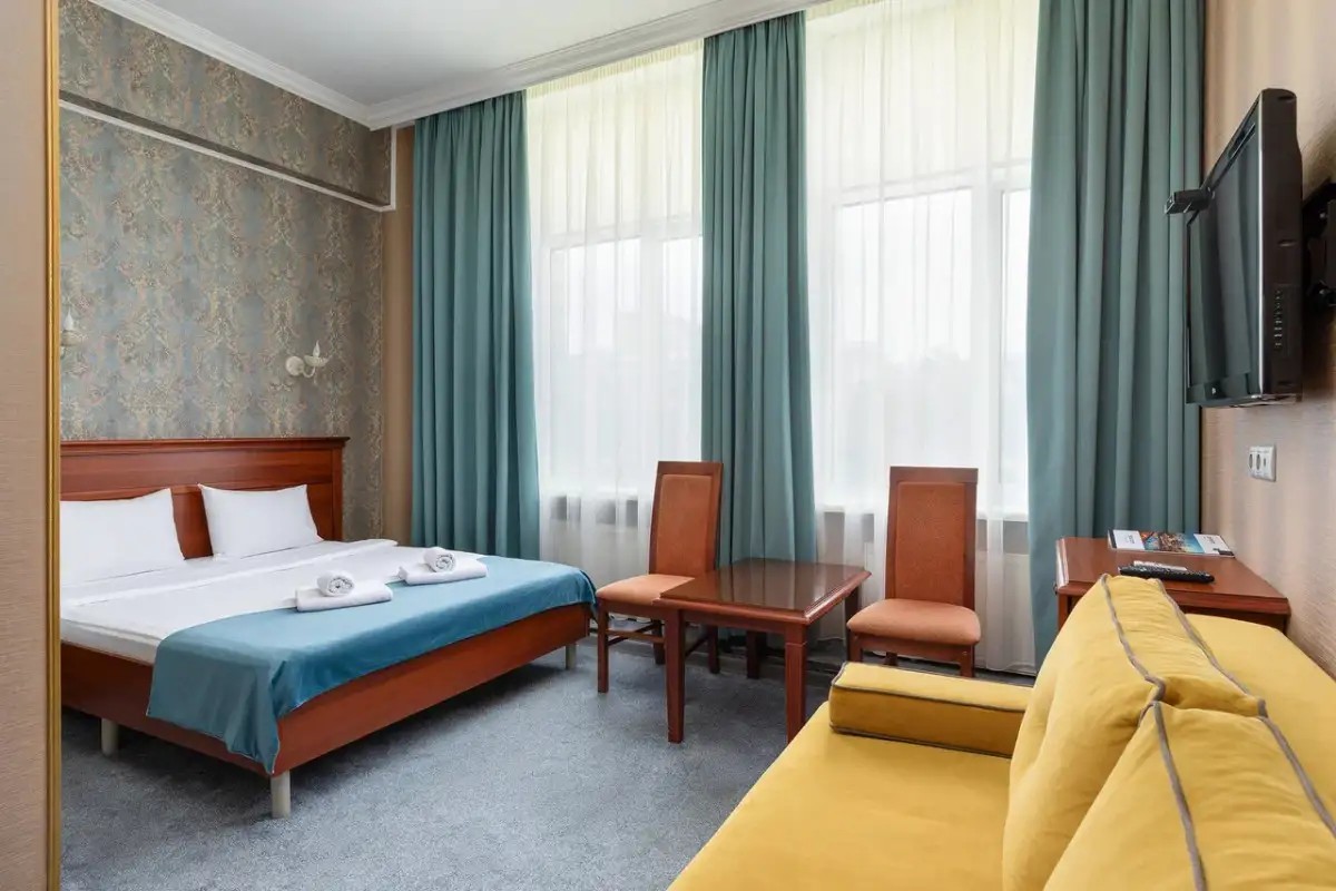 CITYHOTEL