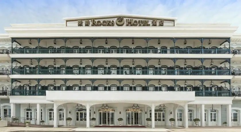 ROCKS HOTEL