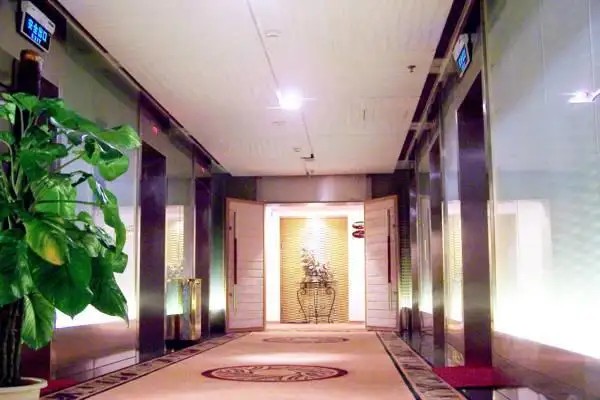SHANGHAI CCECC PLAZA HOTEL (EX.RAMADA ZHABEI)