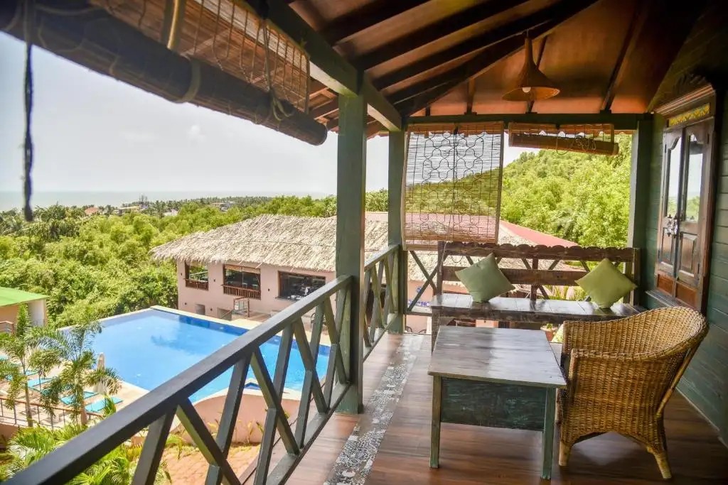 CRESCENT RESORT (EX. OXYGEN RESORT)