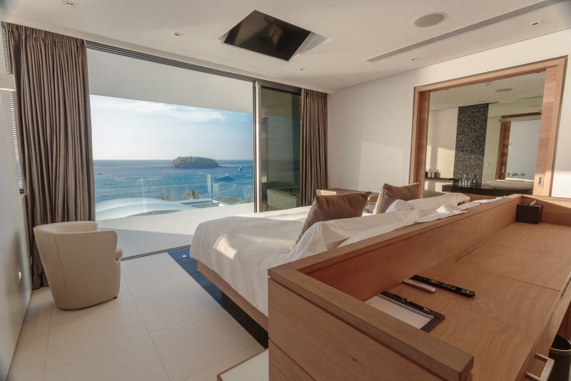 3 bedrooms sky pool villa