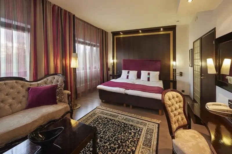 HOLIDAY INN HELSINKI VANTAA AIRPORT