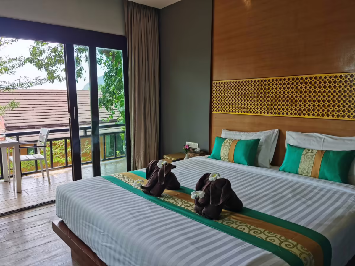 PHI PHI LONG BEACH RESORT & VILLA