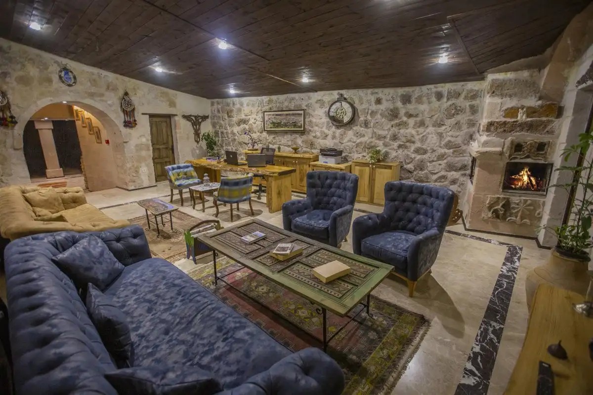LAVENDER CAVE HOTEL