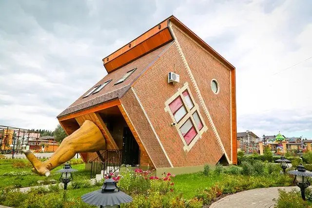 ЛАЧИ ЗАГОРОДНЫЙ КЛУБ